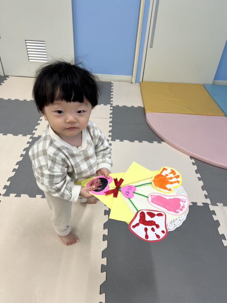 愛を込めて花束を💐（おむすび組0歳児）